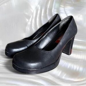 Vintage Unlisted Kenneth Cole Leather Heels